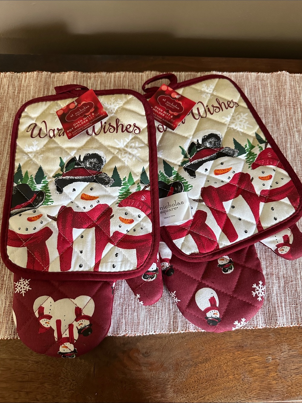 St. Nicholas Square Red and Cream Snowman Oven Mitt and Pot Holder Set